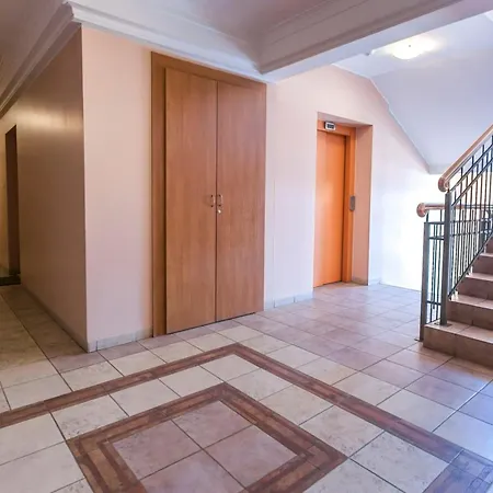 Lägenhet Uroczy Z Parkingiem *