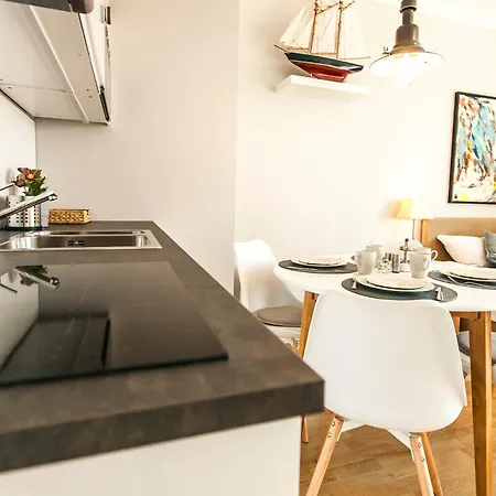 Uroczy Z Parkingiem *